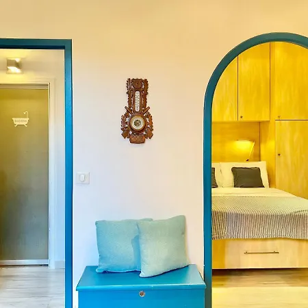Nautical Living In The Sought-after Port Apartment Nice