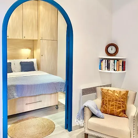 Apartment Nautical Living In The Sought-after Port Nice